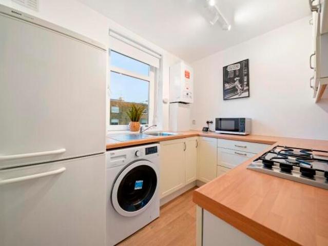 Flat for sale in Cat Hill