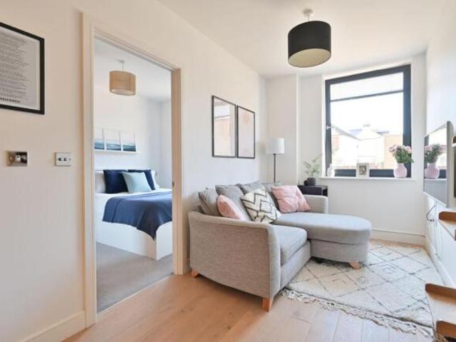 Flat for sale in Bushey