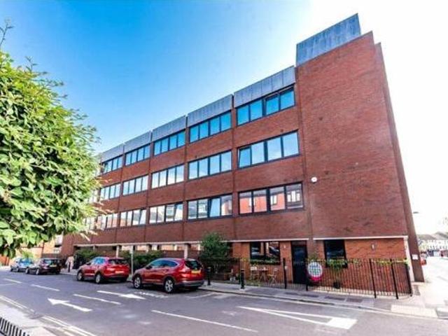 House for sale in Aldershot, Hampshire