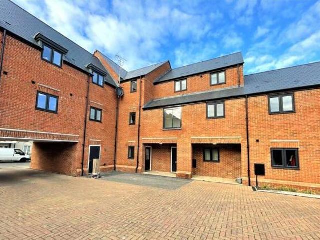 House for sale in Gun Hill Park, Rushmoor