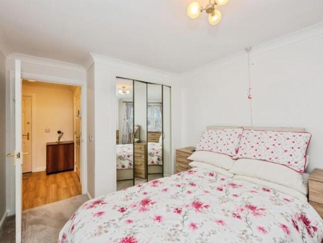 Flat for sale in Gorseinon, Wales
