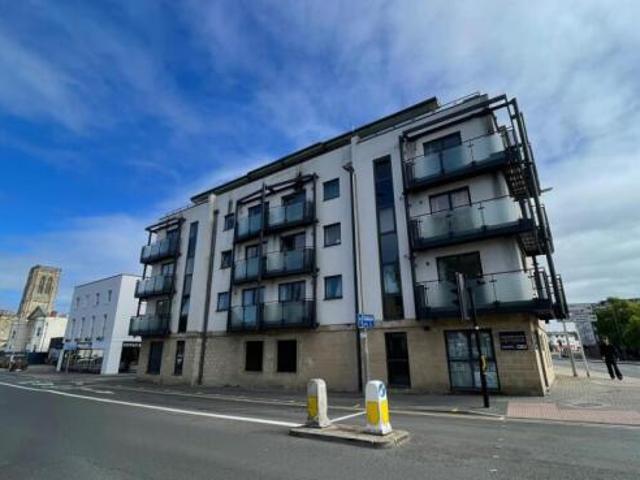 Flat for sale in Cheltenham, Gloucestershire