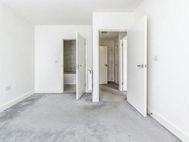 Flat for sale in Cat Hill