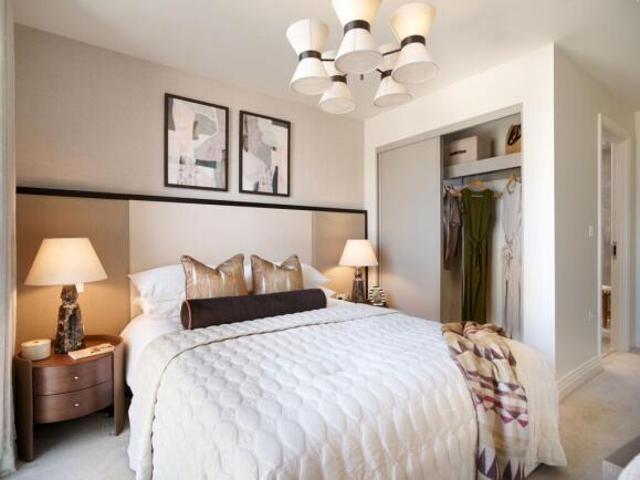 Flat for sale in Guildford, Surrey