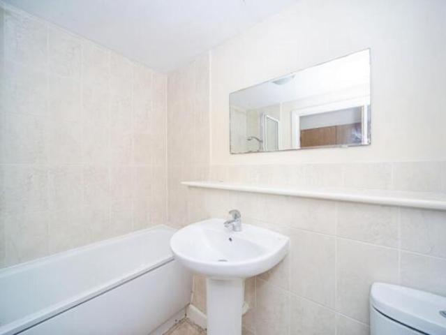 Flat for sale in Chilworth Old Village, Test Valley