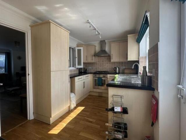 Flat for sale in South Lane, West Yorkshire