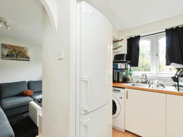 Flat for sale in Cat Hill