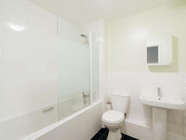 Flat for sale in Kingswood, South Gloucestershire