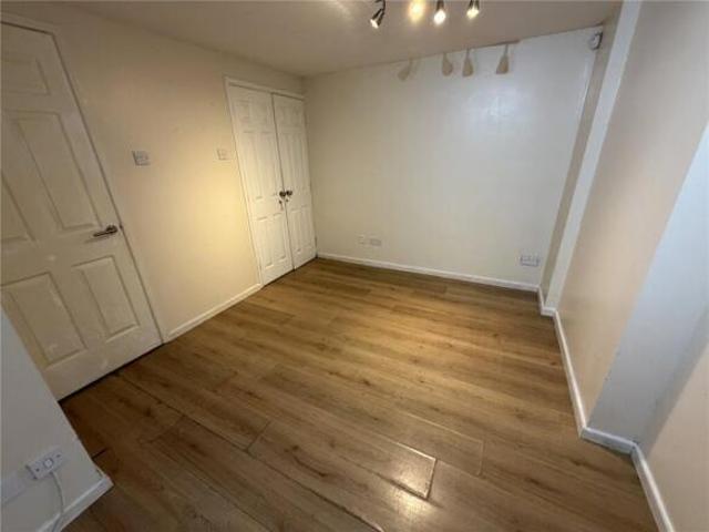 Flat for sale in Maidstone, Kent