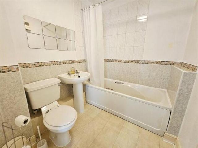 Flat for sale in Lancaster, Lancashire