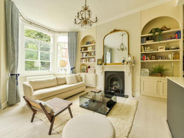 Flat for sale in Springvale Estate, Greater London