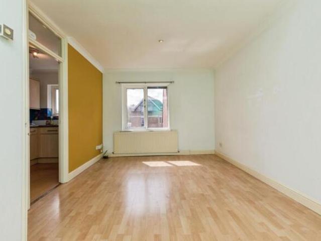 Flat for sale in Feckenham, City Of Bristol