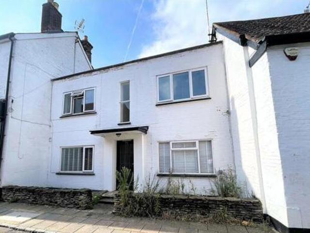 House for sale in Heol-las, Surrey