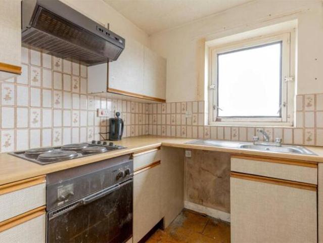 Flat for sale in Lorne, Leith