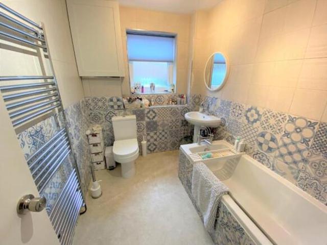 Flat for sale in Georgia, Greater Manchester