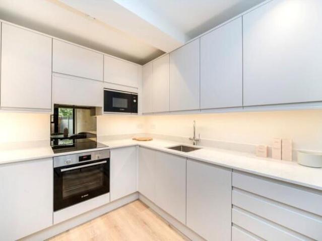 Flat for sale in Catford, Greater London