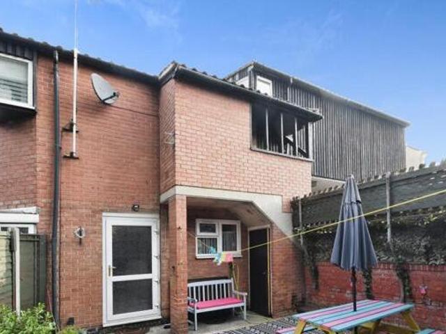 House for sale in Laindon, Essex