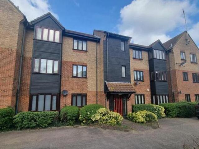 House for sale in Laindon, Essex