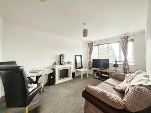 Flat for sale in Bawtry, South Yorkshire