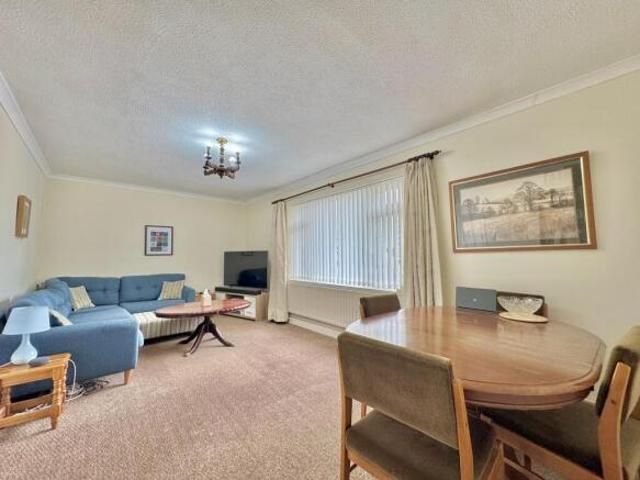 Flat for sale in Nangreaves, Wales