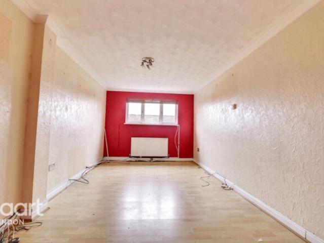 Flat for sale in Rodbourne, Swindon