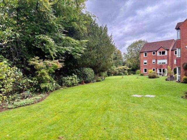Flat for sale in Tettenhall, West Midlands