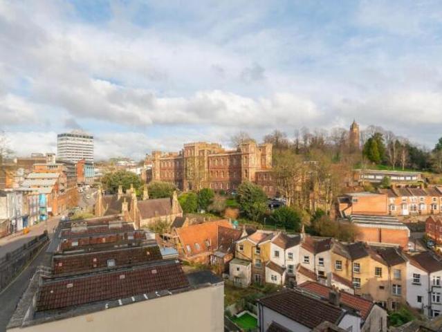Flat for sale in Feckenham, City Of Bristol