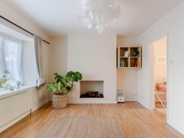 Flat for sale in St. Andrews, Swindon