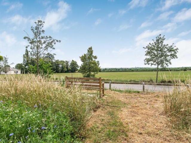 Flat for sale in Five Acres, Hertfordshire