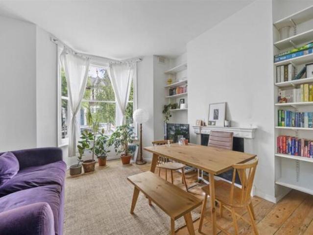 Flat for sale in Cat Hill