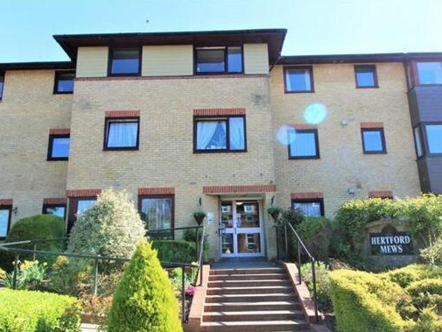 House for sale in Potters Bar, Hertfordshire