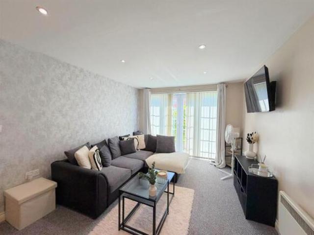 Flat for sale in Hamilton, Old Wharf