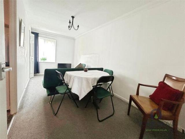Flat for sale in Midway, Kent