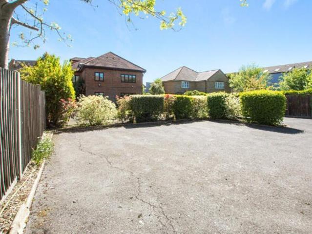 Flat for sale in Sidcup, Greater London