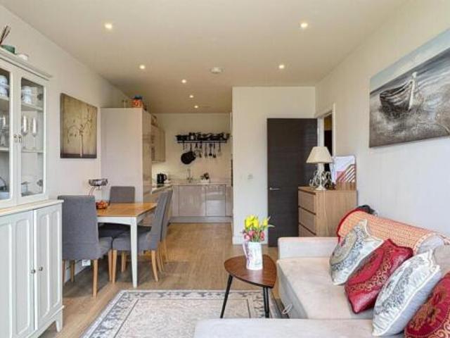 Flat for sale in Cat Hill