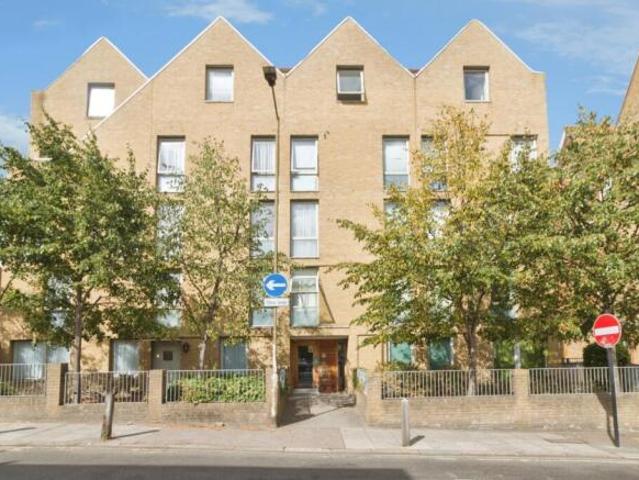Flat for sale in Cat Hill