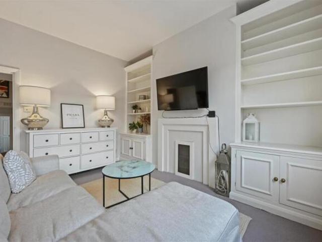 Flat for sale in Cat Hill