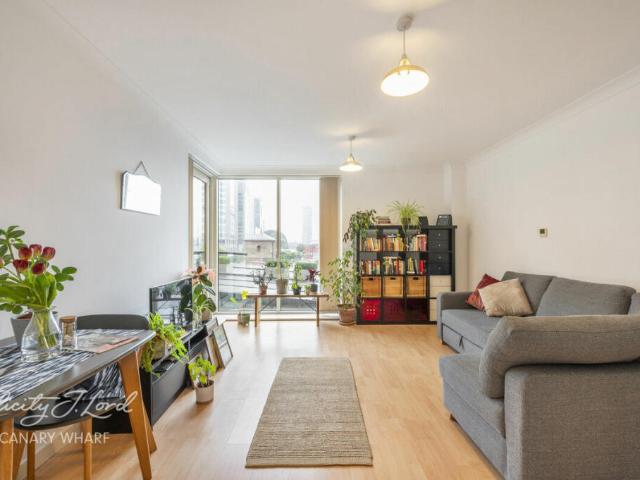 Flat for sale in Boardwalk Place, Cat Hill
