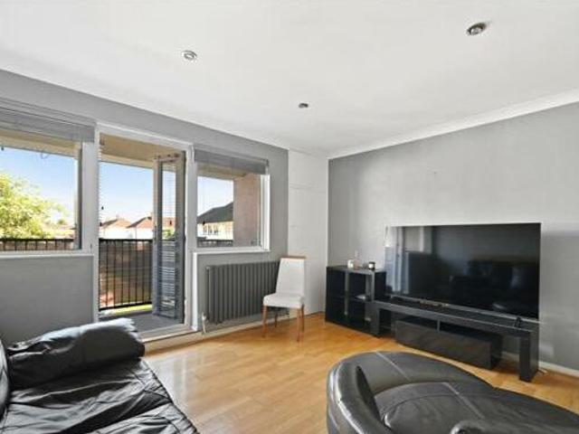House for sale in Borehamwood, Hertsmere