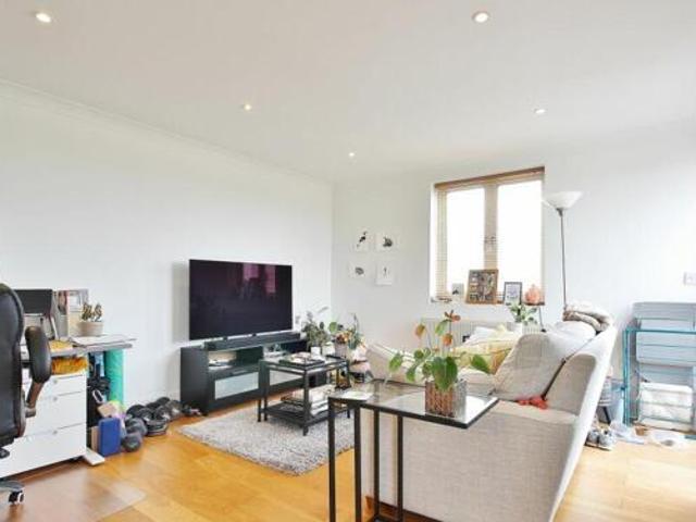 House for sale in Isleworth, Greater London