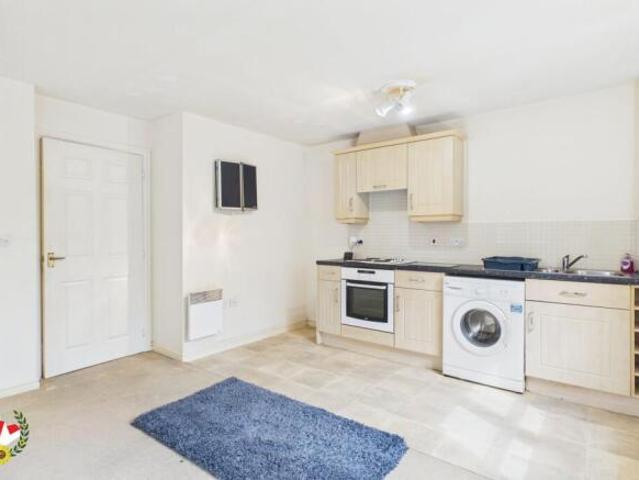 Flat for sale in Gloucester, Gloucestershire