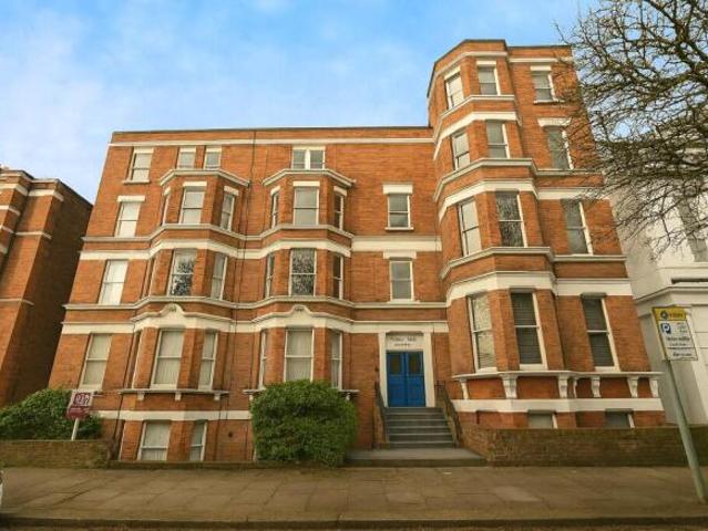 Flat for sale in Folkestone