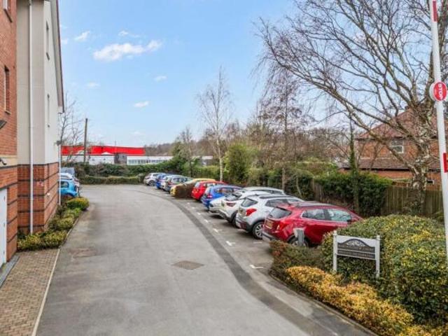 Flat for sale in Grappenhall, Warrington