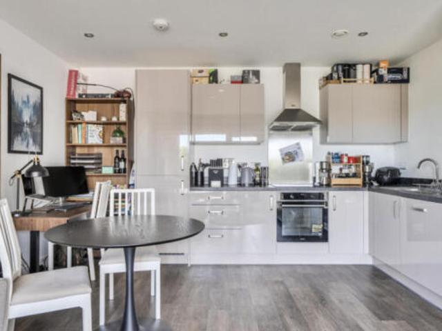 Flat for sale in Arbury, Cambridgeshire