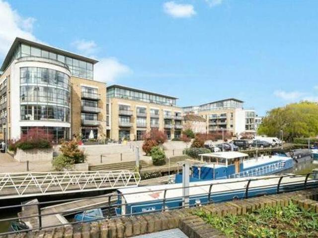 House for sale in Brentford End, Greater London