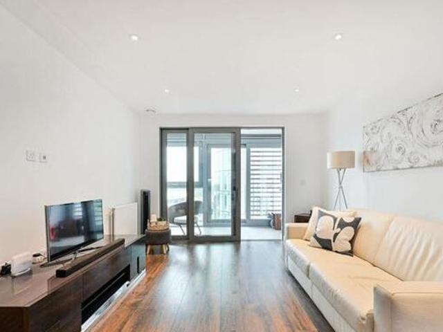 House for sale in Brentford End, Greater London