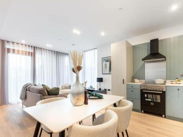 House for sale in Brentford End, Greater London