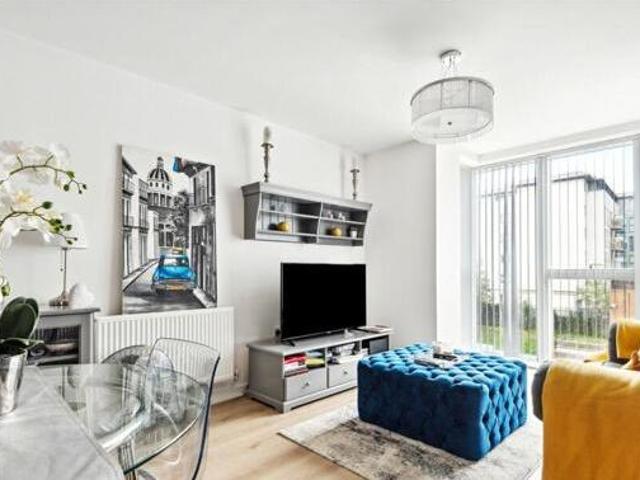 House for sale in Brentford End, Greater London