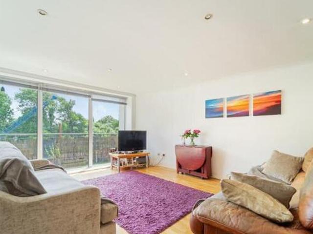 House for sale in Brentford End, Greater London