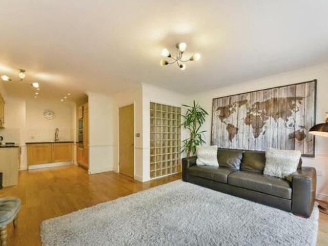 House for sale in Brentford End, Greater London